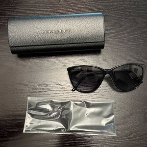 BURBERRY BE4117 BLACK POLARIZED SUNGLASSES